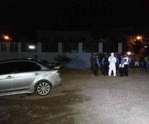 Los cuerpos sin vida de las víctimas quedaron en el interior del vehículo.