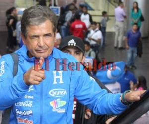 El entrenador de la selección hodureña, Jorge Luis Pinto, partió a Costa Rica con la esperanza de conseguir el triunfo en el partido clave. Foto: Juan Salgado - El Heraldo.