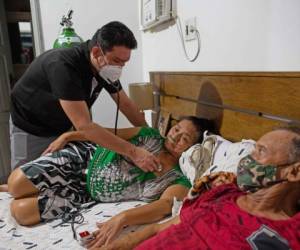 Manaos es uno de los lugares más afectados de Brasil por la pandemia del covid-19 y no se descarta que la nueva variante se encuentre en la zona. Foto: AFP