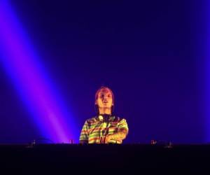 Foto de archivo tomada el 14 de agosto de 2015, el DJ sueco, remezclador, productor y cantante Tim Bergling, más conocido por su nombre artístico 'Avicii', actúa en el festival de música Sziget en la isla Hajogyar de Budapest. Foto AFP