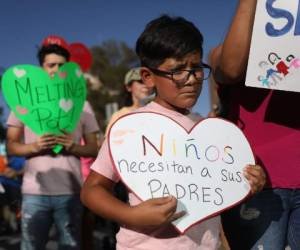 También 'pedimos a Estados Unidos que reforme su política migratoria y solicitamos la puesta en marcha de alternativas comunitarias y que no priven de libertad a los niños y las familias'. (AFP)