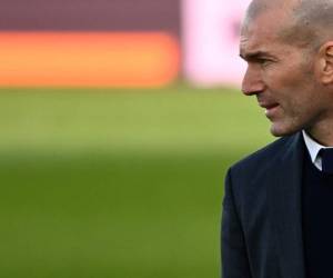 Zinedine Zidane, entrenador del Real Madrid, sueña con nueva Champions en las vitrinas del equipo blanco. Foto: AFP