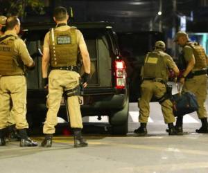 Los asaltantes sumaban por lo menos 30 y llegaron en 10 vehículos, declaró a Globo Anselmo Cruz, director de la división antisecuestros de la policía. Foto: AP.