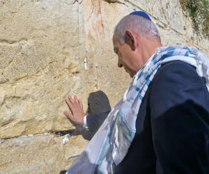 Benjamin Netanyahu en el Muro de las Lamentaciones de Jerusalén.
