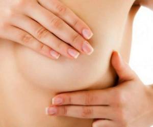 Los resultados muestran que todas las mujeres mayores de 50 años con una puntuación de 0 a 25 pueden evitar la quimioterapia y sus tóxicos efectos secundarios. Foto: Agencia AFP