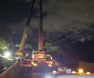Actualmente, los trabajos se concentran en la instalación de vigas y prelosas, dos actividades fundamentales para avanzar hacia la siguiente etapa de construcción de la estructura.