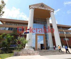Solamente entre 30 y 40 diputados han presentado su liquidación de fondos ante el Tribunal Superior de Cuentas. (FOTOS: EL HERALDO)