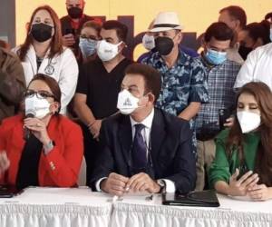 Mediante una conferencia de prensa Salvador Nasralla y Xiomara Castro anunciaron su alianza. Foto: Cortesía.