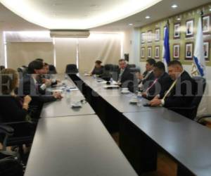 La delegación de la OEA firmó con los magistrados del TSE un convenio de observación (Foto: El Heraldo Honduras/ Noticias de Honduras)