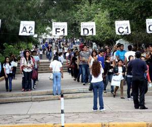 Las autoridades del Sistema de Admisión recomendaron a los aspirantes conservar su credencial y aprovechar este tiempo de postergación para afianzar sus conocimientos y presentar el examen el próximo mes de octubre. Fotos: El Heraldo.