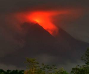La última erupción importante de este volcán causó más de 300 muertos en 2010 y provocó la evacuación de unas 280,000 personas.