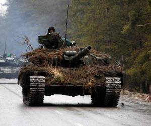 Las autoridades de Cancillería recomendaron a ambos ciudadanos abocarse a la Embajada de México en Ucrania para que les den las rutas de escape hacia Polonia, país en donde serán apoyados por el cónsul honorario.