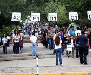 Los aspirantes que no sean admitidos por no alcanzar el puntaje mínimo de ingreso de 700 puntos, podrán inscribirse nuevamente a partir del 18 de julio.