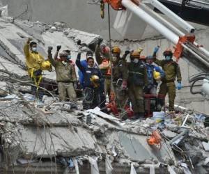 Los expertos dan 72 horas promedio para que una persona atrapada en escombros tenga mayores oportunidades de sobrevivir. (Foto: AFP/ El Heraldo Honduras, Noticias de Honduras)