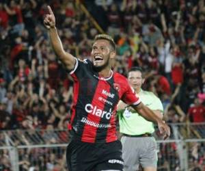 Alex López marcó su tercer gol con la camiseta de Alajuela, ante Guadalupe. Foto cortesía de Kendall Rojas / El Heraldo.