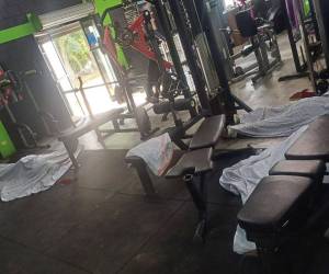 Cuatro hombres fueron asesinados a disparos la mañana del lunes -10 de septiembre- mientras se encontraban dentro de un gimnasio en la colonia El Progreso, municipio de Morazán, en el departamento de Yoro. ¿Cómo hallaron sus cuerpos? A continuación los detalles.