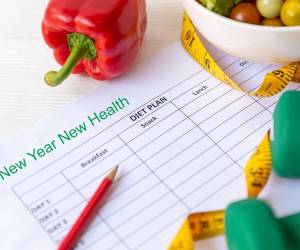 Enero impulsa cada año la búsqueda de dietas milagro y métodos rápidos para perder el peso ganado en Navidad, aunque la mayoría no ofrece resultados duraderos.