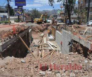 En la avenida La Paz se construye un túnel que conectará el bulevar Los Próceres con la colonia San Carlos. Foto: El Heraldo