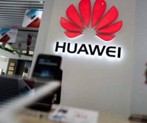 En 2019, Huawei fue puesto en una lista negra de comercio que prohibía a proveedores estadounidenses hacer negocios con esta empresa. En este 2022 reiteran la prohibición.