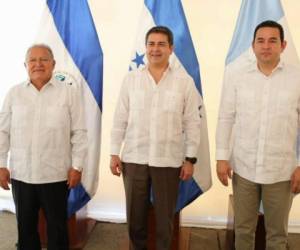 Salvador Cerén, Juan Orlando Hernández y Jimmy Morales. Foto cortesía Twitter