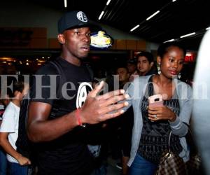 El delantero del Monterrey de México arribó este domingo a San Pedro Sula para concentrarse con la Bicolor. (El Heraldo Deportes)