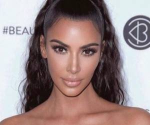 Kim Kardashina es una empresaria e influencer estadounidense de 37 años.