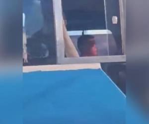 El menor de edad manejaba la unidad 0203 en una transitada zona.