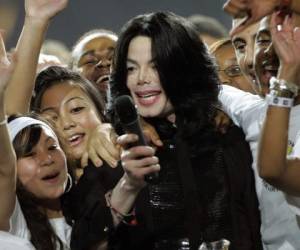 En esta foto de archivo del 15 de noviembre de 2006, Michael Jackson se presenta en los World Music Awards en Londres. Foto: Kirsty Wigglesworth/Agencia AP.