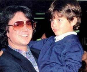 Camilo Sesto junto a su hijo Camilo Blanes Junior. Foto: Instagram.