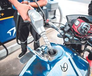 El diésel y la gasolina regular se mantienen subsidiados, pero cualquier ajuste a los combustibles impactaría en la población.