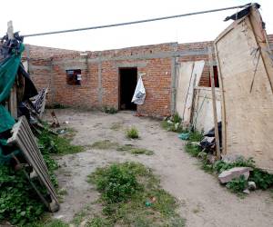 La fiscalía estatal informó que policías hallaron “restos óseos y cuatro cráneos con huellas de calcinación en su totalidad”.