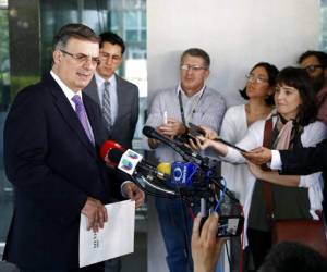 El canciller mexicano Marcelo Ebrard y el subsecretario de Estado, John Sullivan, se reunieron este jueves en Washington. Foto: AP.