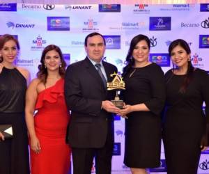 Madeline, Lynda, Allan Molina, Cinthia Sierra y Viena Ochoa.