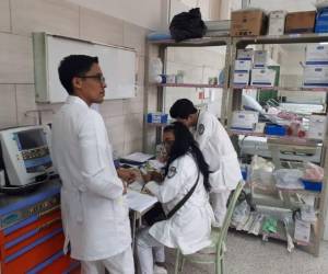 La sala de cardiología de mujeres está equipada con el equipo necesario para atender las diferentes dolencias.