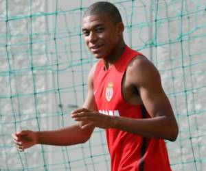 Para el Mónaco, Kylian Mbappe es la mayor promesa del fútbol europeo (Foto: Agencia AFP)