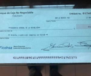 Los diputados que han devuelto la mejora salarial lo ha hecho con cheques de caja.