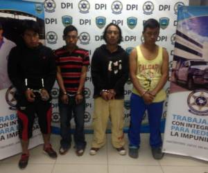 Los cuatro aprehendidos son investigados por asaltos a negocios, carros repartidores y sicariato en La Libertad, Comayagua. Foto DPI