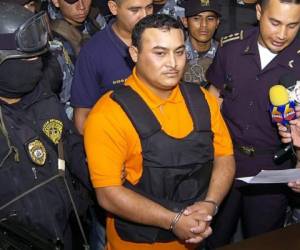 Adán Montes Bobadilla en el momento que fue extraditado de Colombia. Foto: Archivo