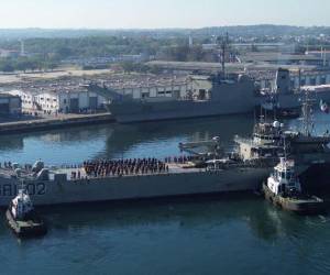 Los dos barcos de la Armada salieron el pasado domingo desde el Puerto del estado de Veracruz (este).