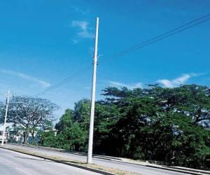 En la carretera CA-5, a la altura del aeropuerto de Palmerola, se han robado transformadores y cables del alumbrado público.