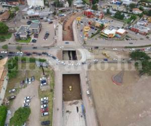 El túnel de 230 metros en el Juan Pablo II es uno de los proyectos más esperados por los conductores capitalinos. La estructura que se habilita este jueves está valorada en 85 millones de lempiras y permitirá reducir el congestionamiento vehicular en un 60 por ciento, según autoridades edilicias, foto: Drone EL HERALDO, 11 de noviembre del 2016.