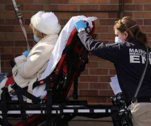 En Estados Unidos la Covid-19 dejó ya más de 21,000 muertos, la peor cifra de decesos en el mundo y sumó a casi 550,000 personas contagiadas. Foto: AFP.