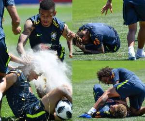 Philippe Coutinho fue agasajado con huevos y harina por sus compañeros de la selección brasileña al cumplir 26 años de edad. Fotos AFP