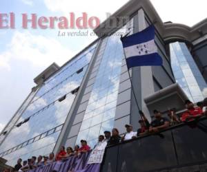 os maestros en un plantón frente al Inprema. Llaman a asambleas informativas. Foto Johny Magallanes / EL HERALDO