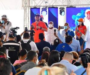 Chávez habló ante los nacionalistas en la colonia El Trapiche de la capital.