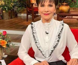 Pati Chapoy es una presentadora mexicana de 70 años.