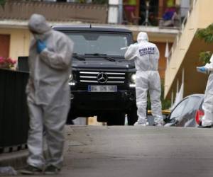Las autoridades indicaron que tras matar a sus cinco víctimas, el sospechoso secuestró un auto con una mujer y un niño abordo, que lograron escapar a salvo. (Foto: AFP)