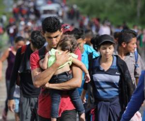 Decenas de miles de padres y tutores legales podrían ser elegibles para presentar solicitudes en el CAM. Foto: AFP