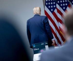 El presidente de los Estados Unidos, Donald Trump, abandonó la conferencia de prensa. Foto: Agencia AFP.