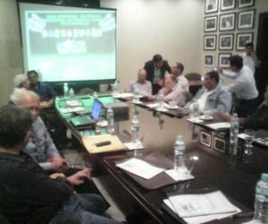 Entre los dirigentes de alto peso que se encuentran están; Rafael Ferrari de Olimpia, Mateo Yibrín de Real España, Orinson Amaya de Marathón, Roberto Dip del Vida entre otros dirigentes.